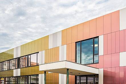 Foto: Außenansicht des Gebäudes des Fachbereichs Ingenieurwissenschaften