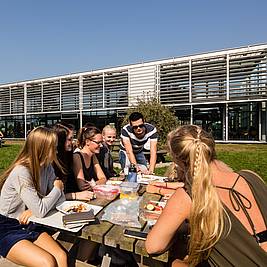 Studierende an der Hochschule Flensburg (Foto: Dewanger/Hochschule Flensburg)