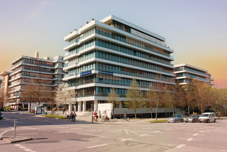 Hauptgebäude der Munich Business School (Foto: Munich Business School) Foto: Blick auf das Hauptgebäude der Munich Business School