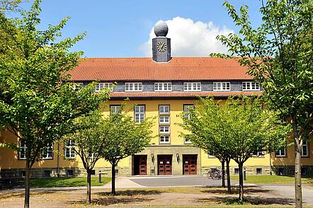 Foto: Blick auf das Hochschulgebäude am Standort Soest 