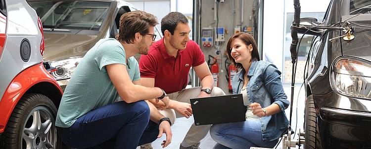 Studierende in einer Werkstatt (Foto: Hochschule Heilbronn)