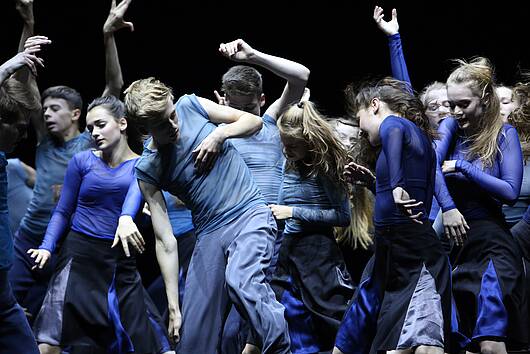 Image: Students dance at a palucca university dance event.