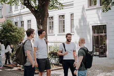 Foto: Studierende der Hochschule RheinMain.