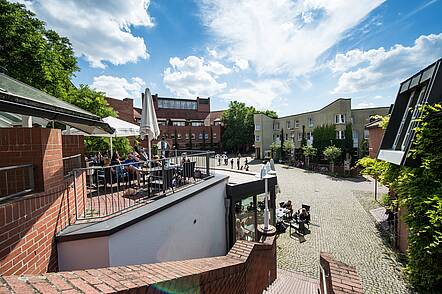 Image: View of the library forecourt at the University of Kassel.  