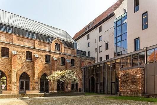 Foto: Innenhof der hmt Rostock 