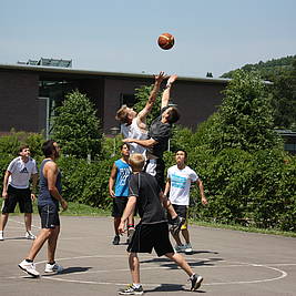 Studierende an der Hochschule Schmalkalden (Foto: Hochschule Schmalkalden)