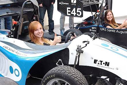 Foto: Elektro-Rennwagen der Motorsport-Gruppe der Hochschule Bonn-Rhein-Sieg