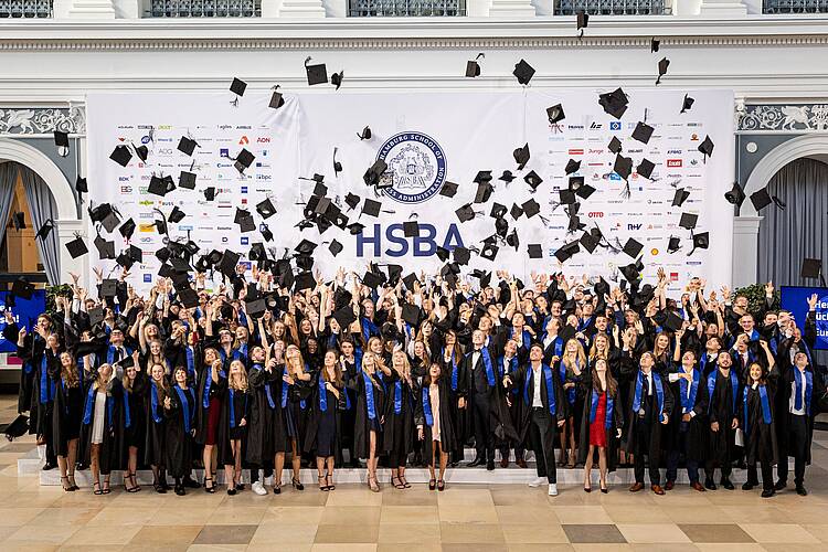Foto: Graduierungsfeier an der HSBA.