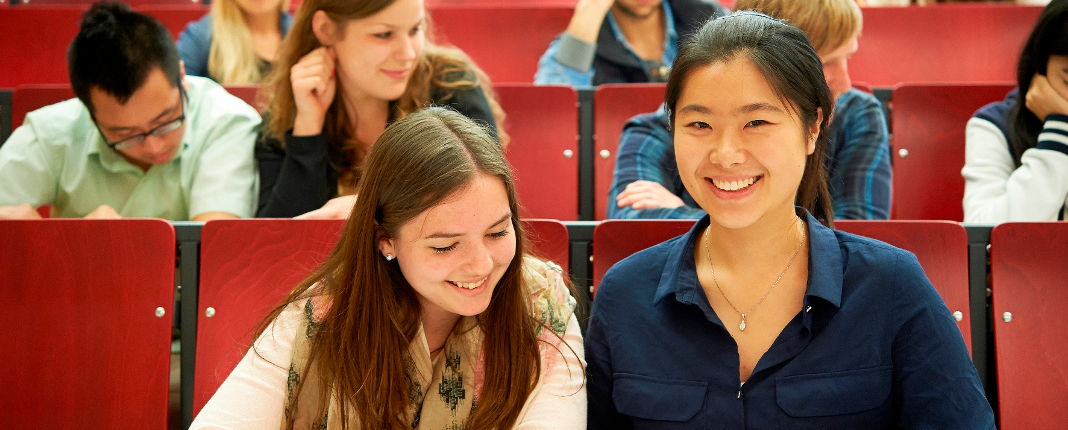 Studierende an der Universität Erlangen-Nürnberg (Foto: David Hartfiel/Universität Erlangen-Nürnberg)