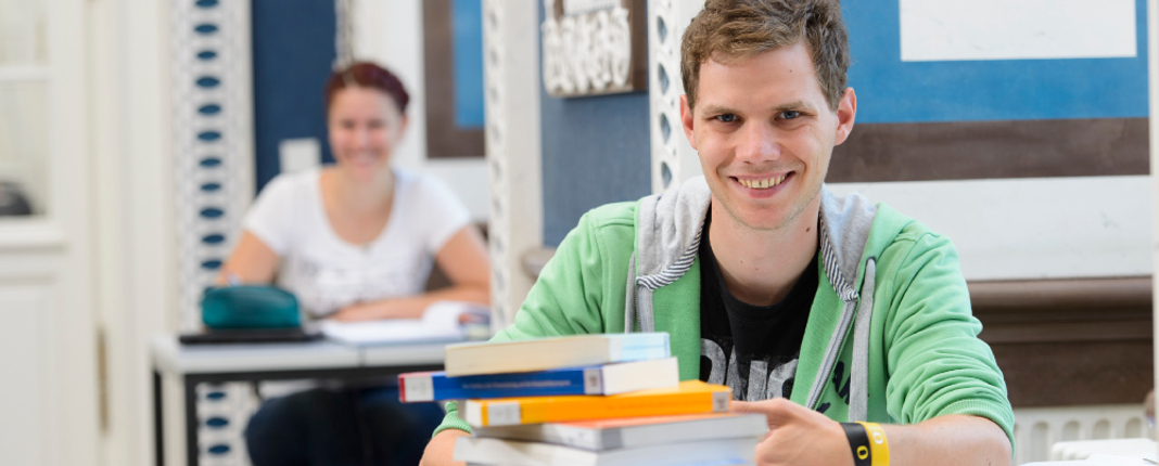 [Translate to English:] Student der Universität Hohenheim (Foto: Universität Hohenheim)